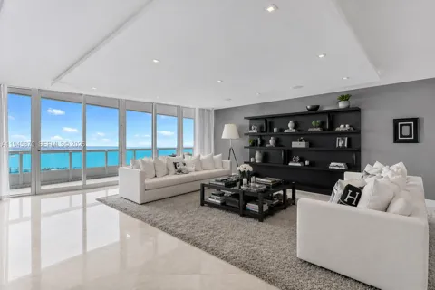 1643 Brickell Ave #3904