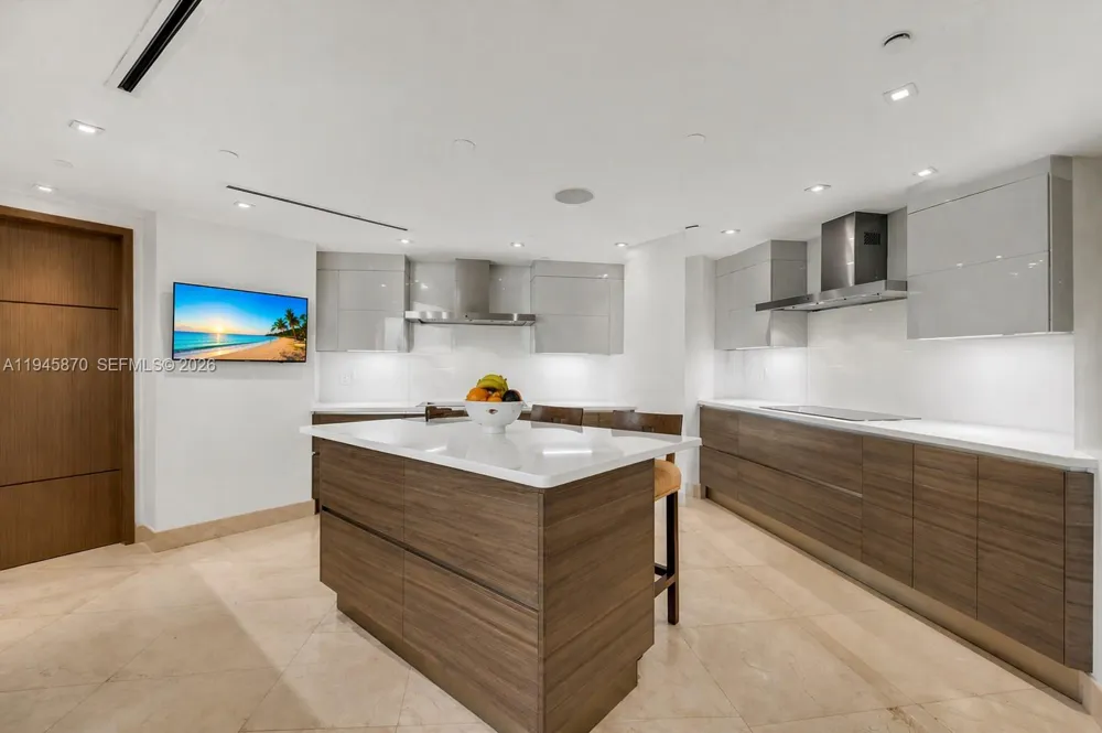 1643 Brickell Ave #3904 Miami, FL 33129