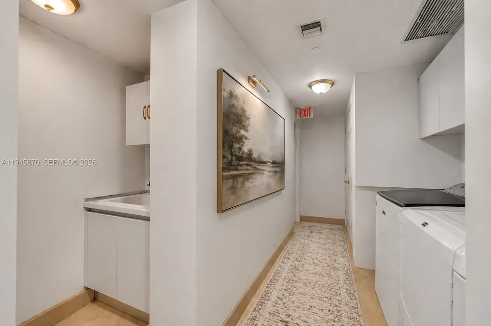 1643 Brickell Ave #3904 Miami, FL 33129
