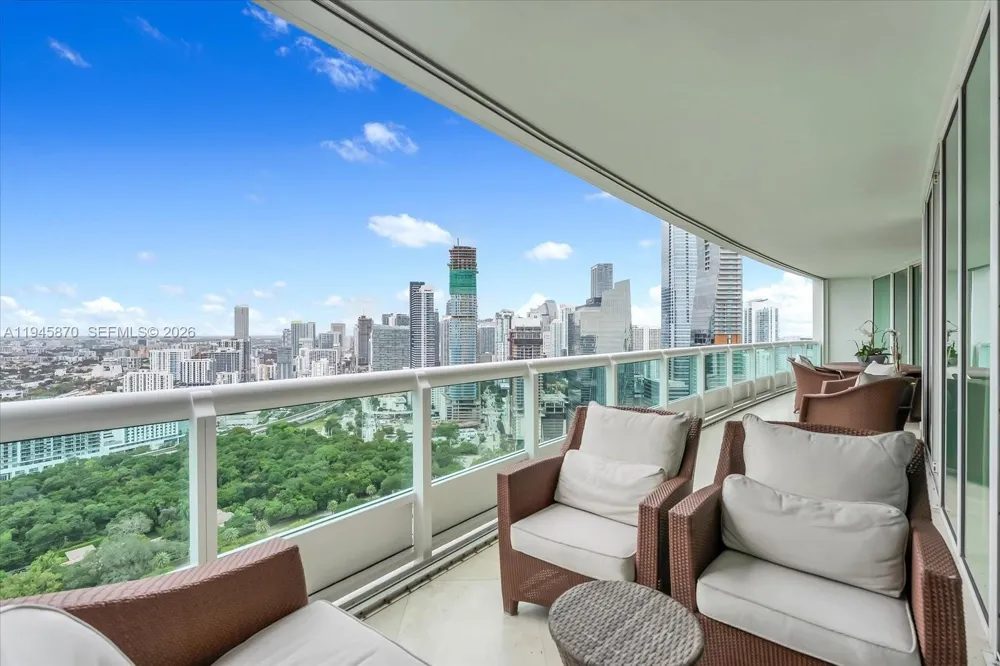 1643 Brickell Ave #3904 Miami, FL 33129