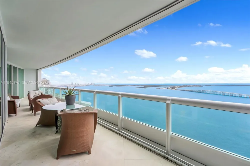 1643 Brickell Ave #3904 Miami, FL 33129