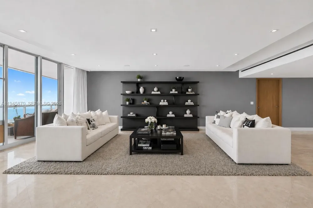 1643 Brickell Ave #3904 Miami, FL 33129