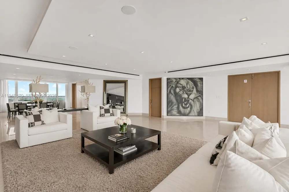 1643 Brickell Ave #3904 Miami, FL 33129