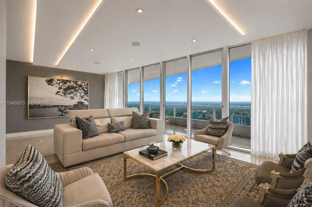 1643 Brickell Ave #3904 Miami, FL 33129