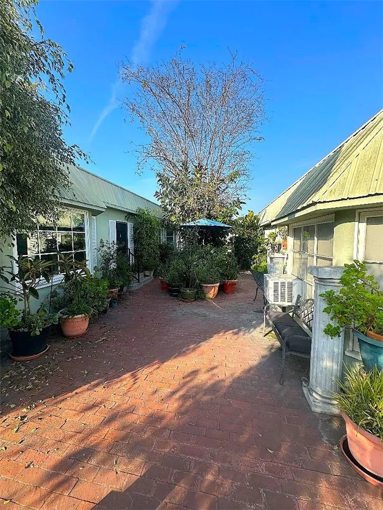 947 Manhattan Beach Manhattan Beach, CA 90266