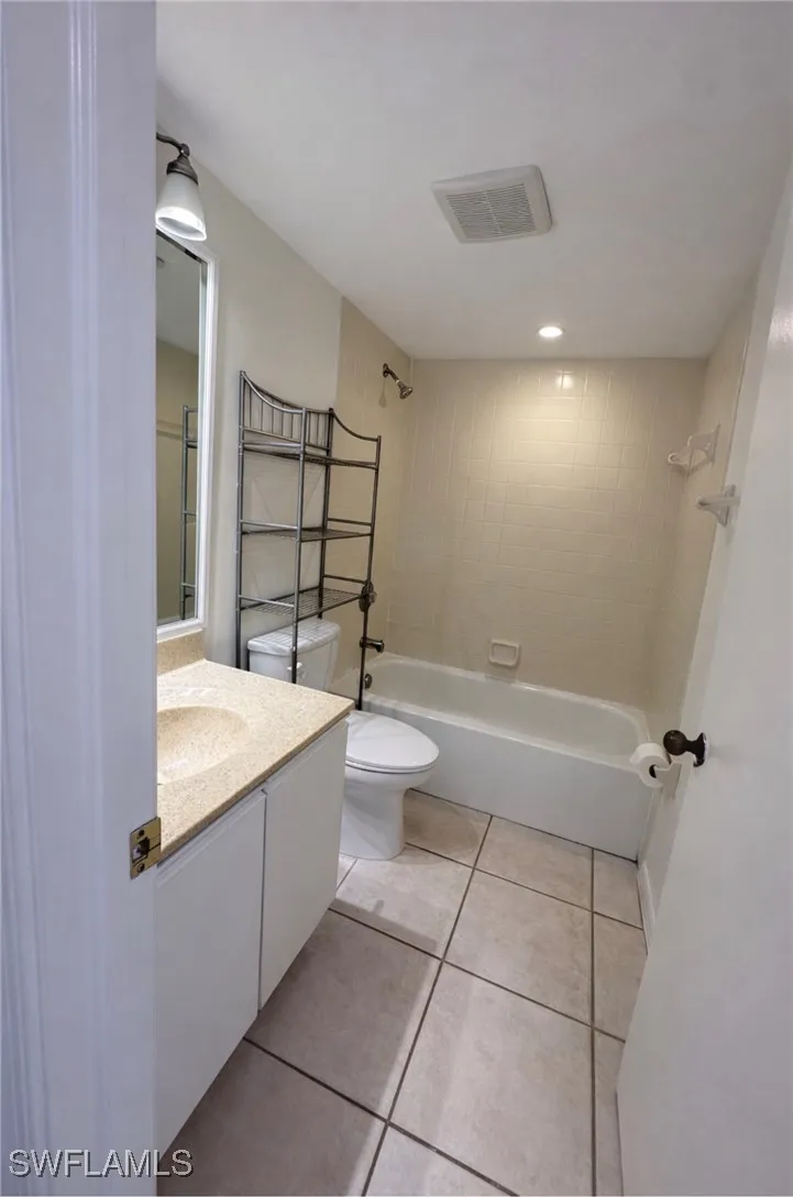 Commonwealth Circle #O203 Naples, FL 34116