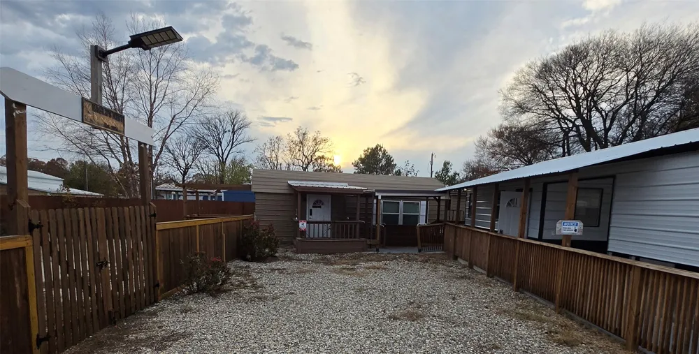 121 Arrowhead Quitman, TX 75783