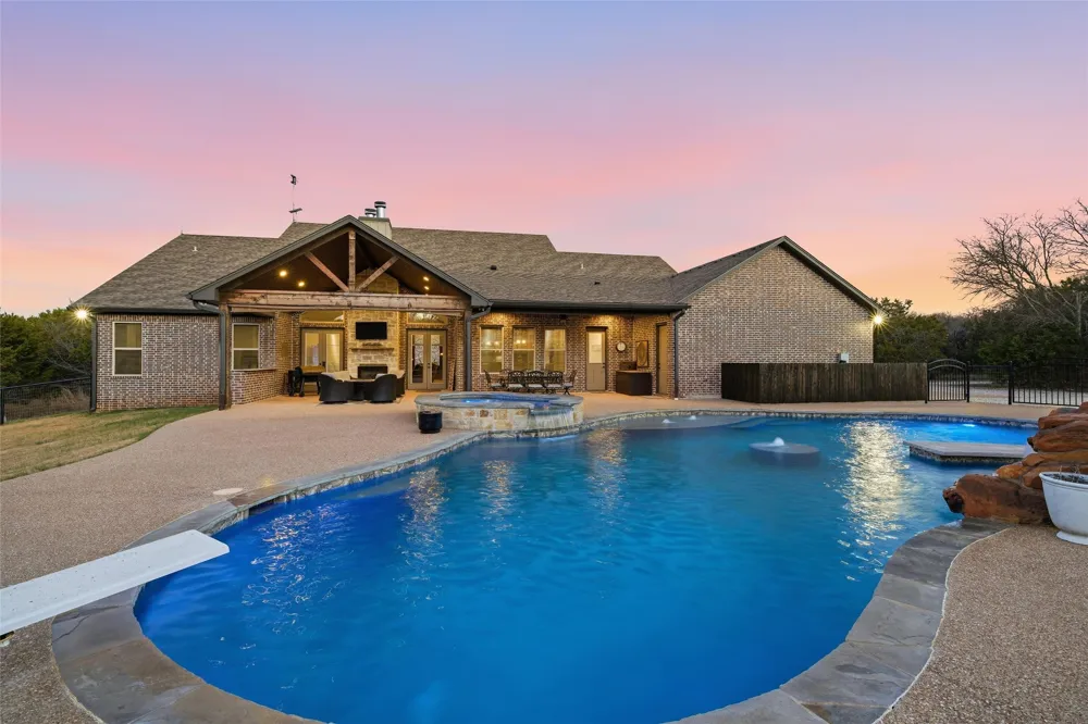 18503 Wortham Bend Road China Spring, TX 76633