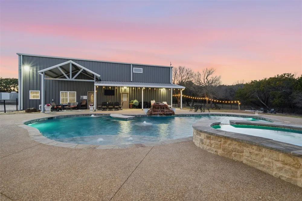 18503 Wortham Bend Road China Spring, TX 76633