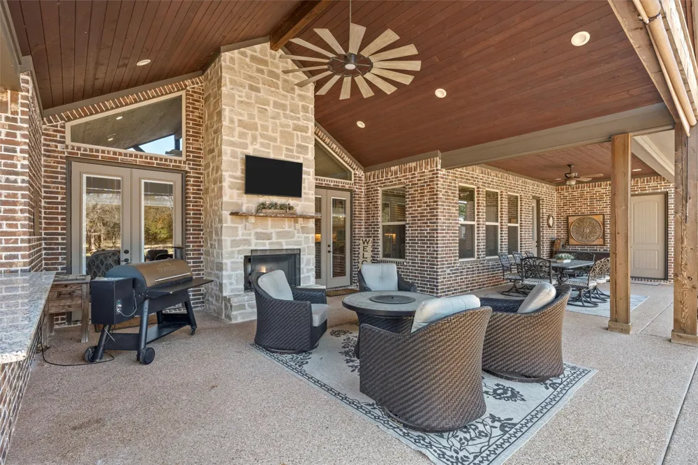 18503 Wortham Bend Road China Spring, TX 76633