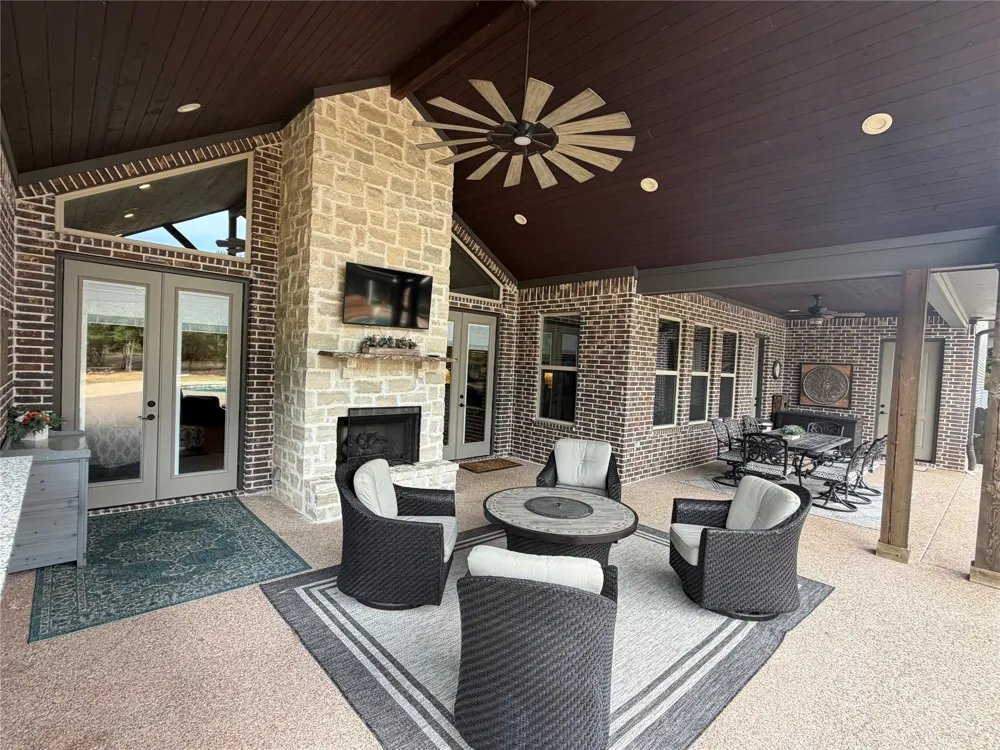 18503 Wortham Bend Road China Spring, TX 76633