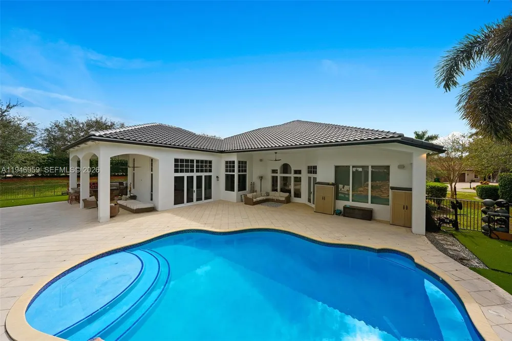 12401 Stonebrook Cir Davie, FL 33330