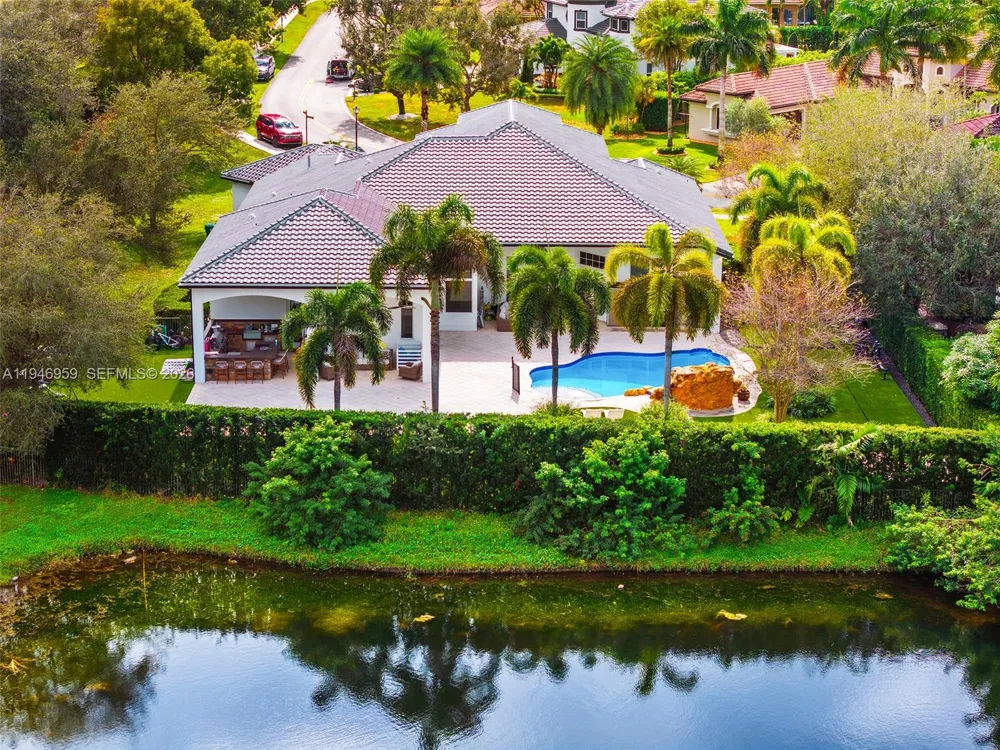 12401 Stonebrook Cir Davie, FL 33330