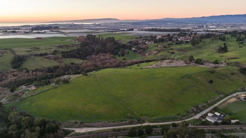 967 Salinas Road Royal Oaks, CA 95076