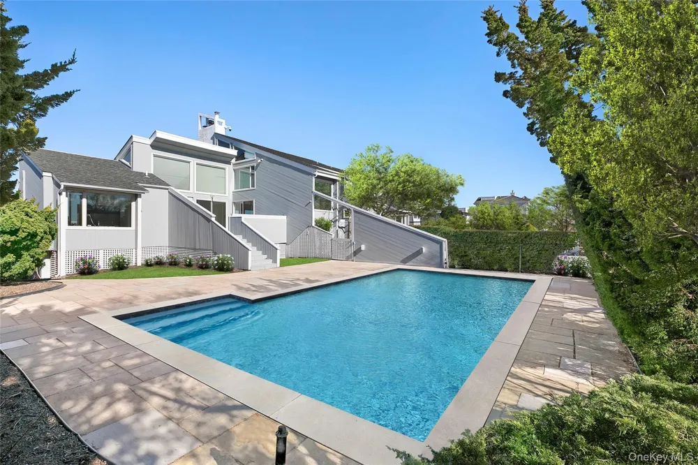 32 Dune Westhampton Beach, NY 11978