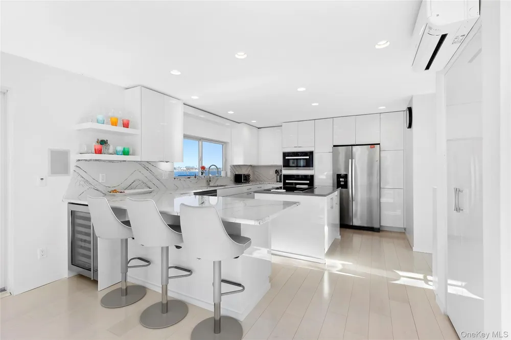 32 Dune Westhampton Beach, NY 11978