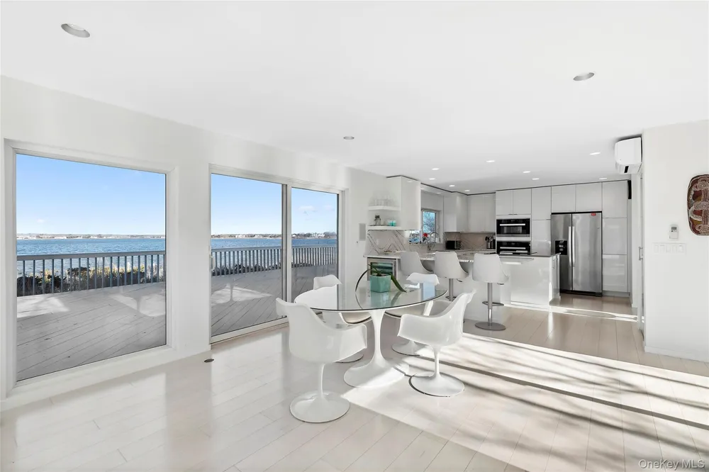 32 Dune Westhampton Beach, NY 11978