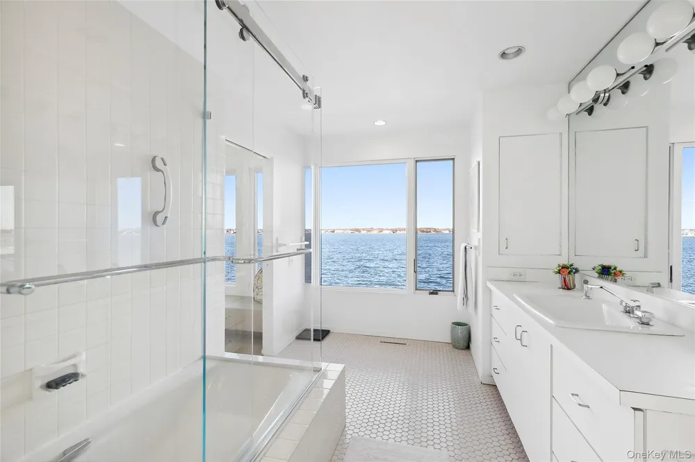 32 Dune Westhampton Beach, NY 11978