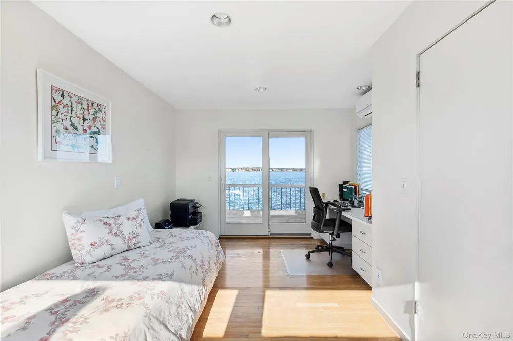 32 Dune Westhampton Beach, NY 11978