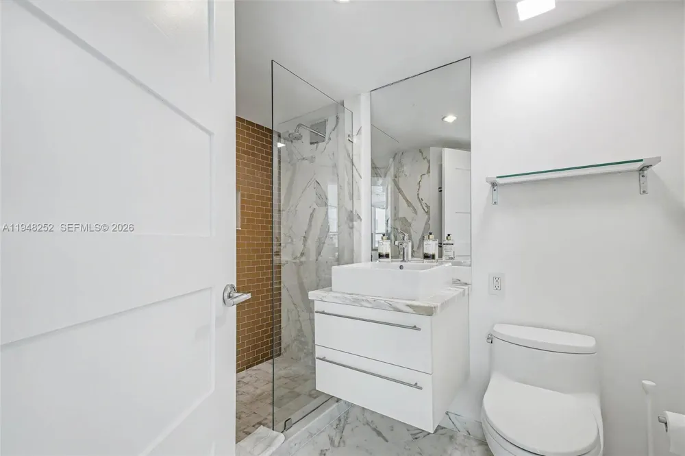 5025 Collins Ave #903 Miami Beach, FL 33140