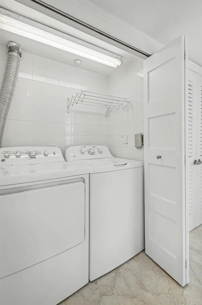 5025 Collins Ave #903 Miami Beach, FL 33140