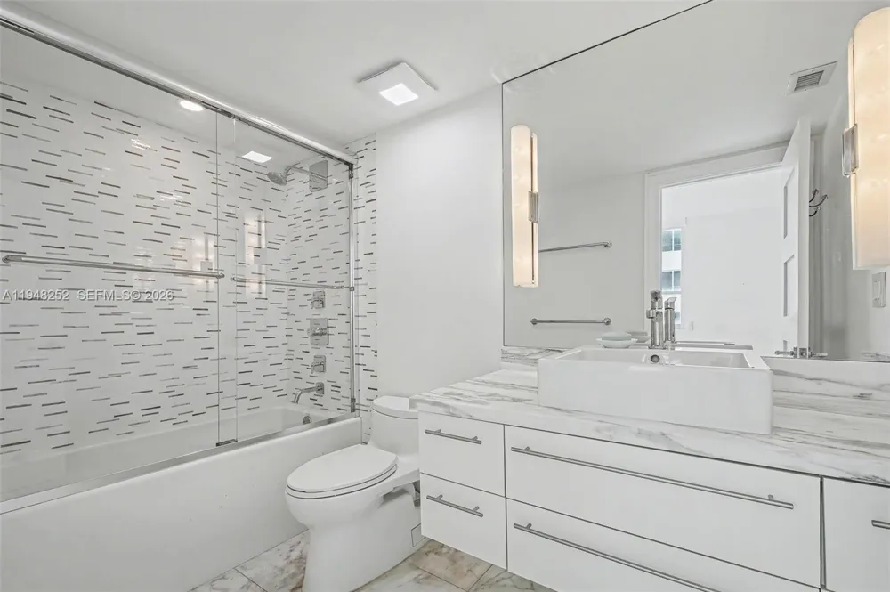 5025 Collins Ave #903 Miami Beach, FL 33140
