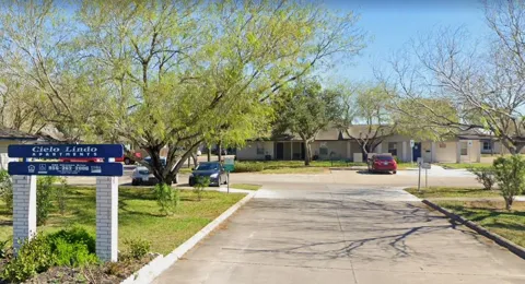 402 Hinojosa Dr