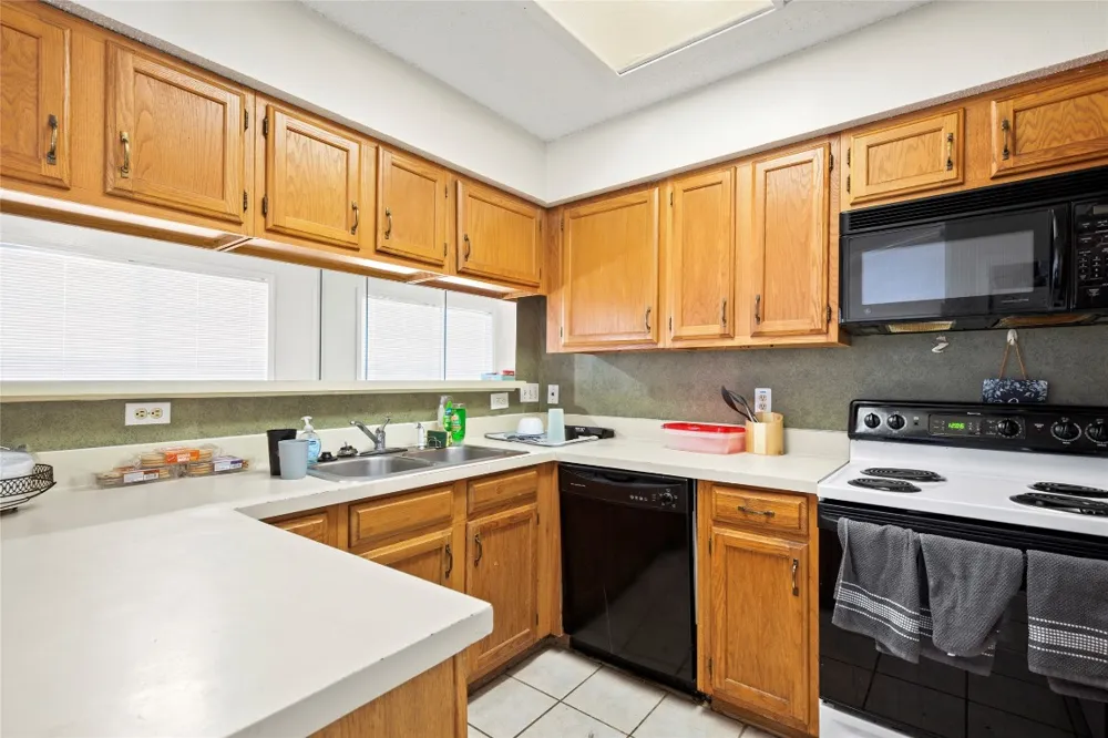 915 W 23rd Street #208 Austin, TX 78705