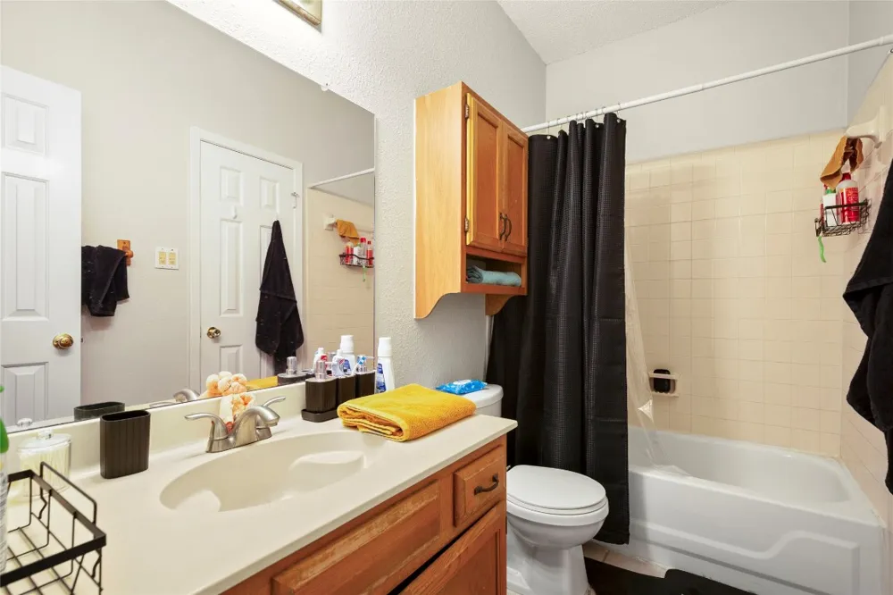 915 W 23rd Street #208 Austin, TX 78705