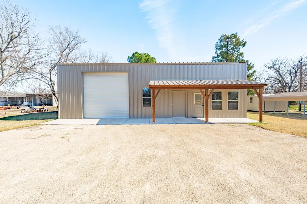 483 Private Road 729 Bluff Dale, TX 76433