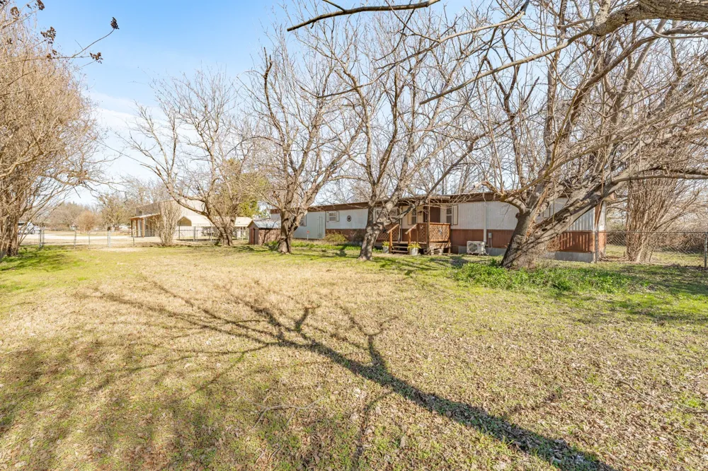 483 Private Road 729 Bluff Dale, TX 76433