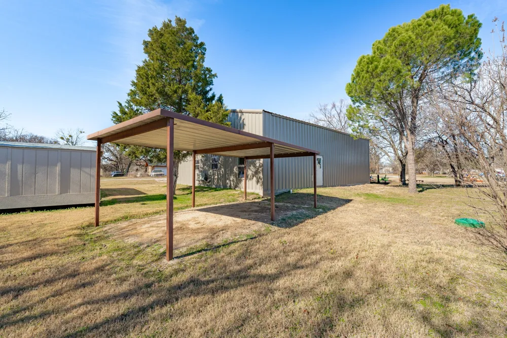 483 Private Road 729 Bluff Dale, TX 76433