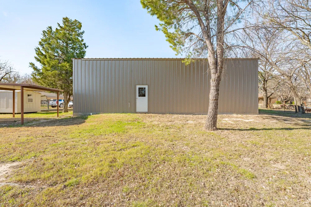 483 Private Road 729 Bluff Dale, TX 76433