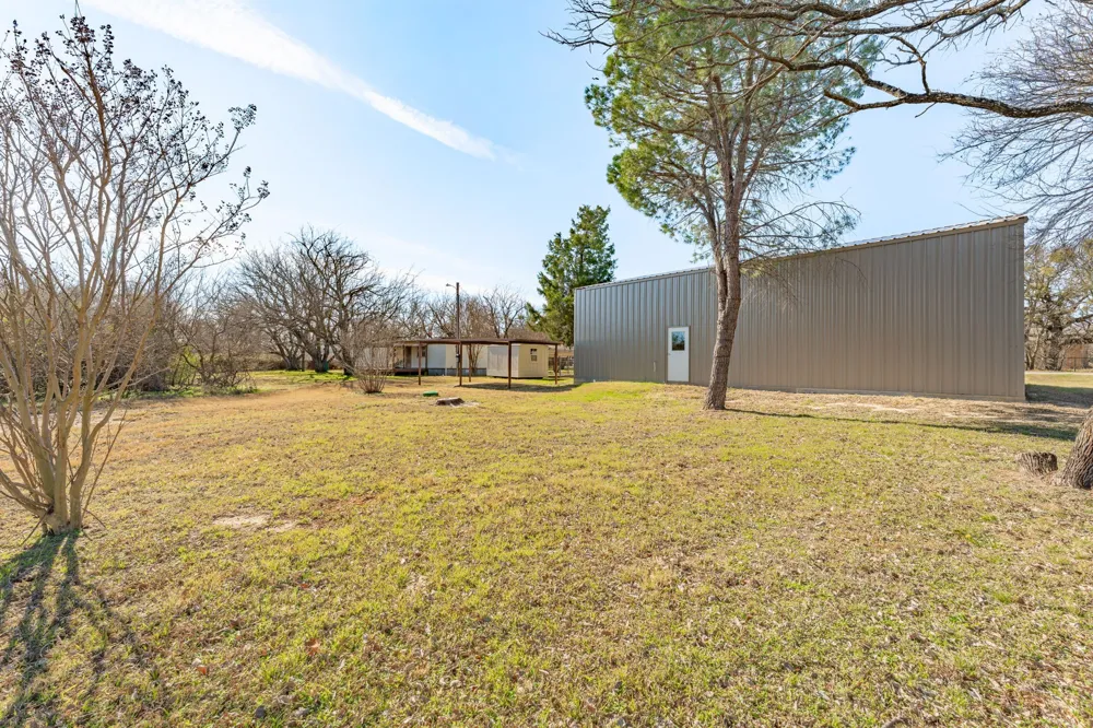 483 Private Road 729 Bluff Dale, TX 76433