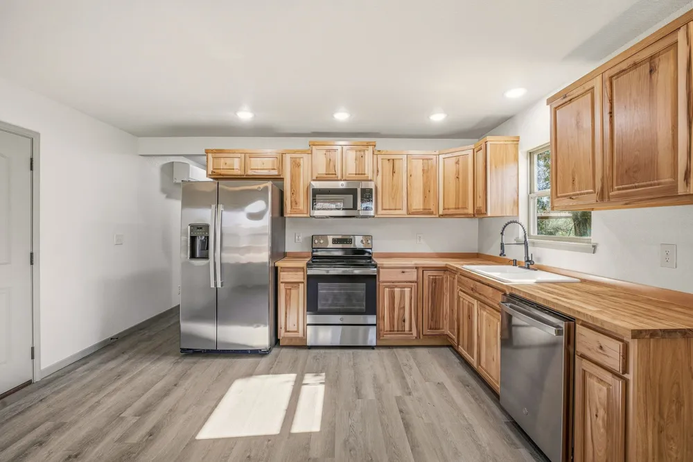 483 Private Road 729 Bluff Dale, TX 76433