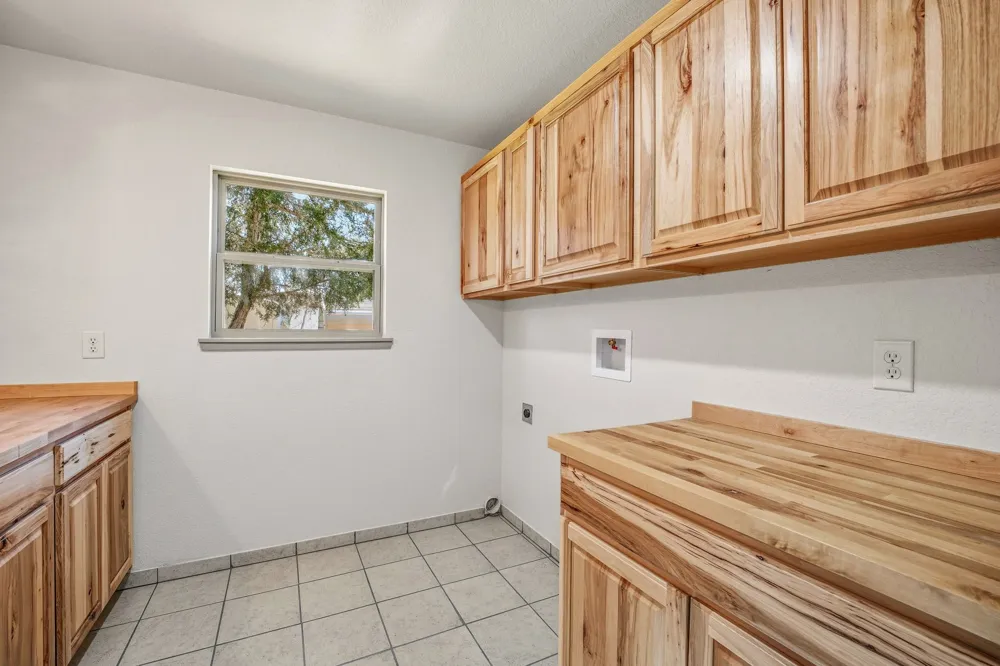 483 Private Road 729 Bluff Dale, TX 76433