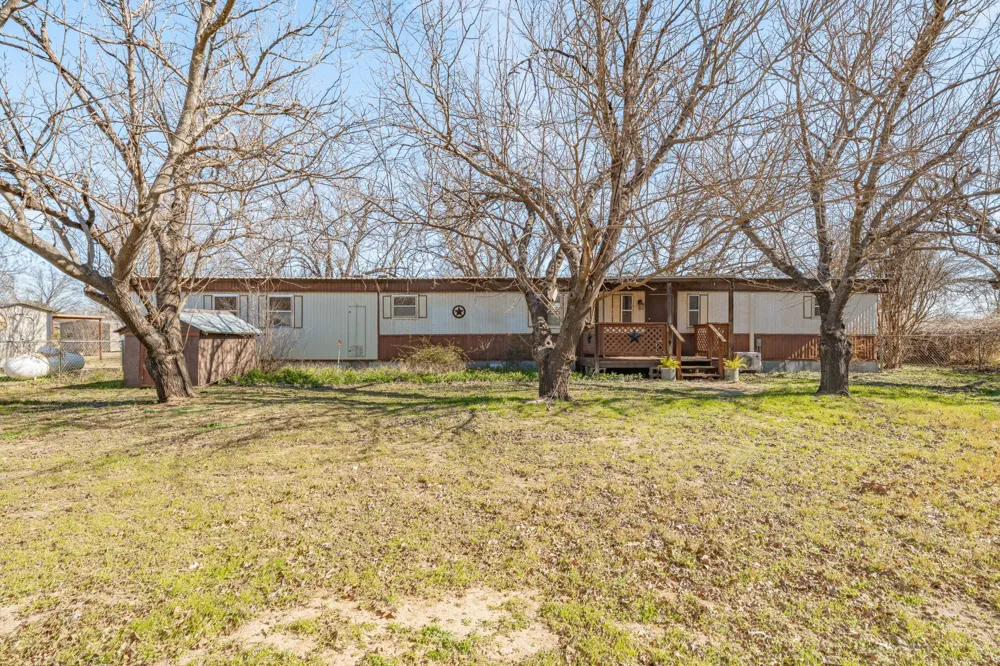 483 Private Road 729 Bluff Dale, TX 76433
