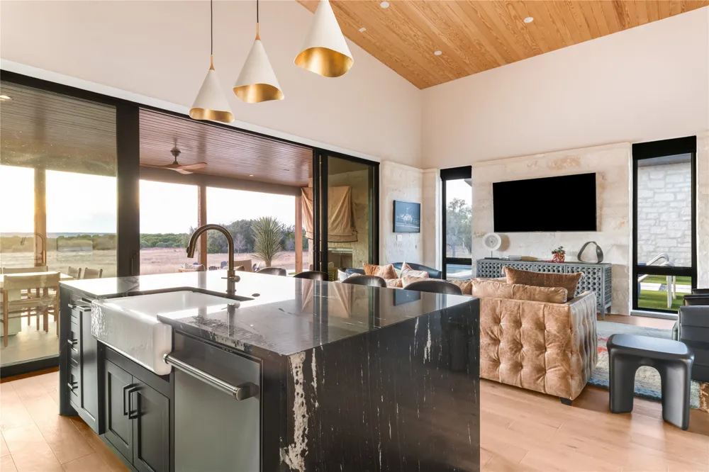 5579 County Road 2013 Glen Rose, TX 76690