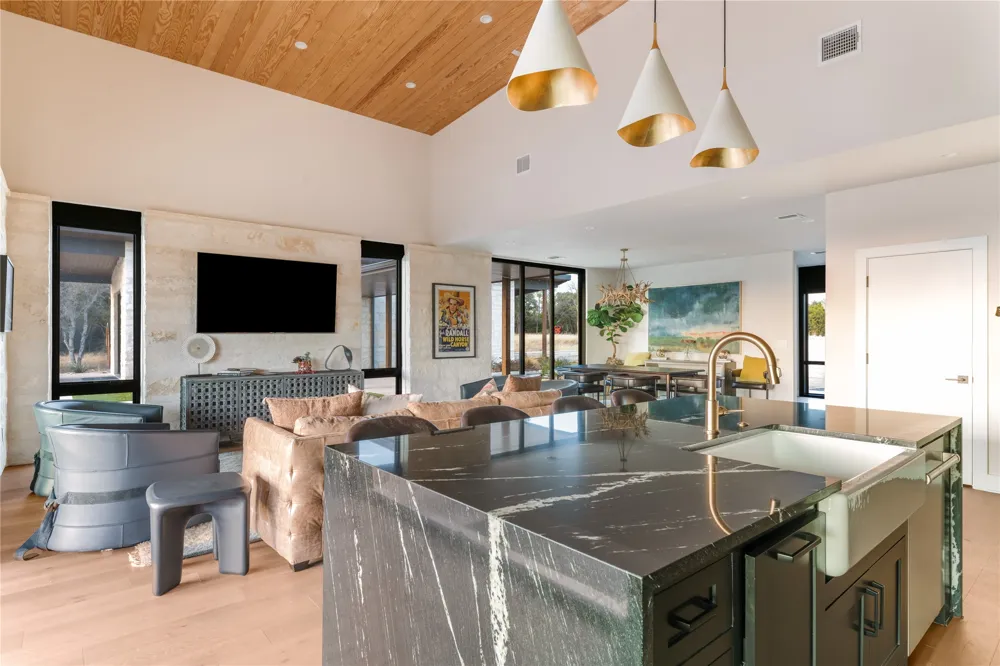 5579 County Road 2013 Glen Rose, TX 76690