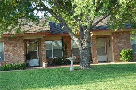 100 Windwood Drive Kingsland, TX 78639