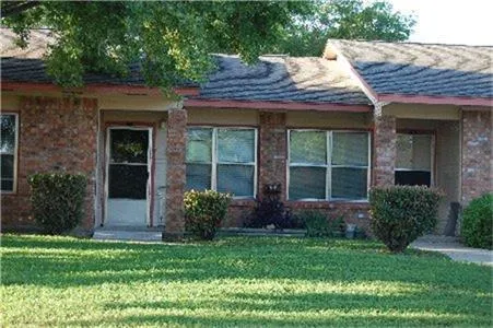 100 Windwood Drive Kingsland, TX 78639