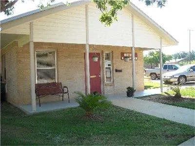 404 Medina Cotulla, TX 78014