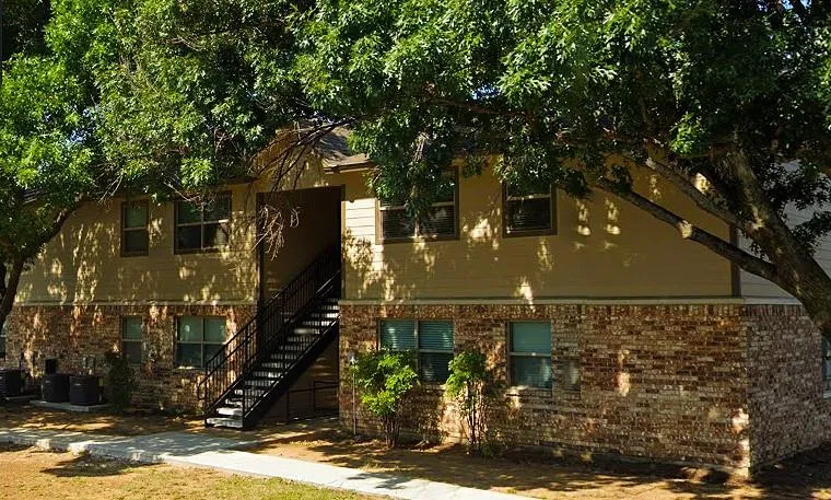 401 Shady Shores Rd Lake Dallas, TX 75065