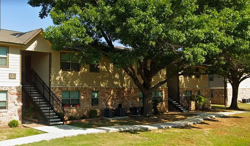 401 Shady Shores Rd Lake Dallas, TX 75065