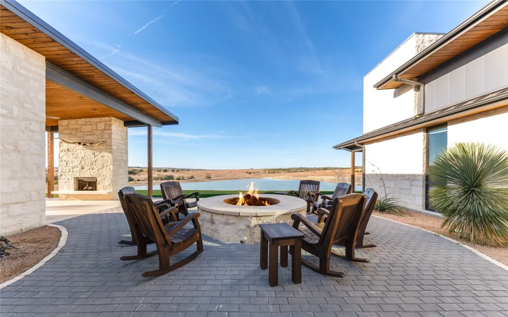 1402 PR 21 Glen Rose, TX 76690