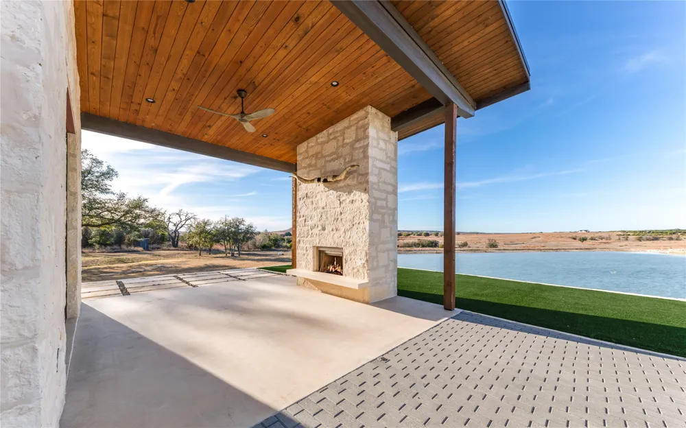 1402 PR 21 Glen Rose, TX 76690