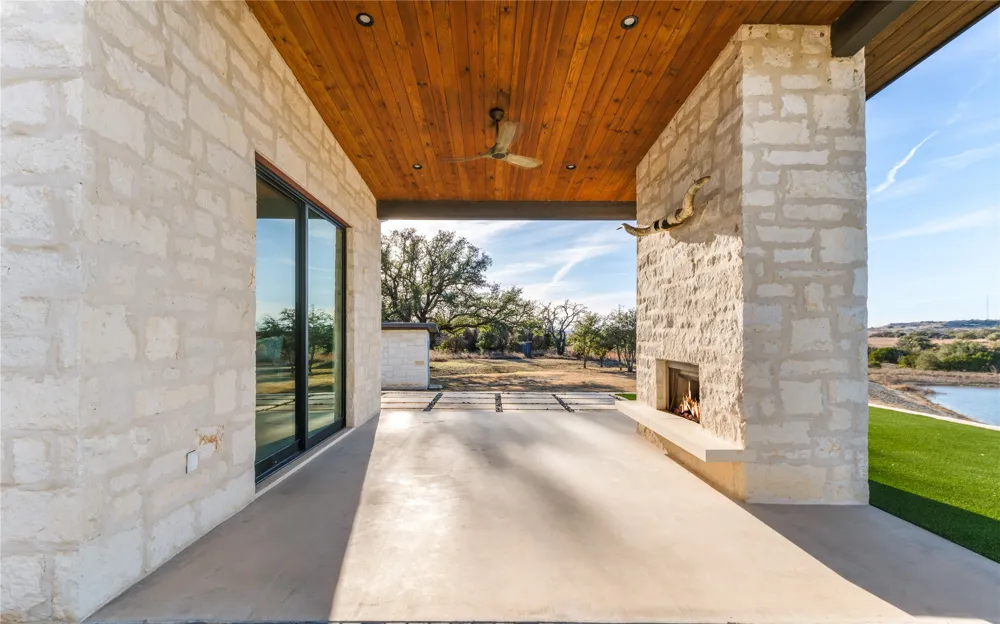 1402 PR 21 Glen Rose, TX 76690