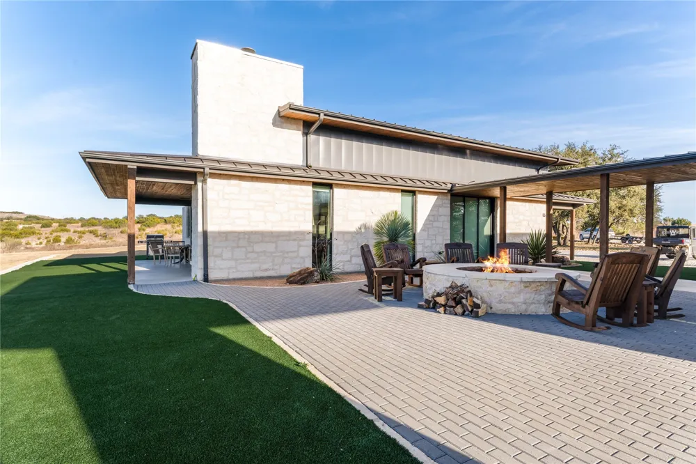 1402 PR 21 Glen Rose, TX 76690