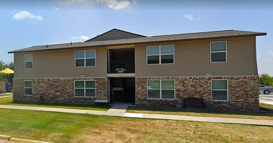 1501 Newland Dr Gainesville, TX 76240
