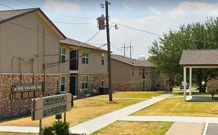 1501 Newland Dr Gainesville, TX 76240